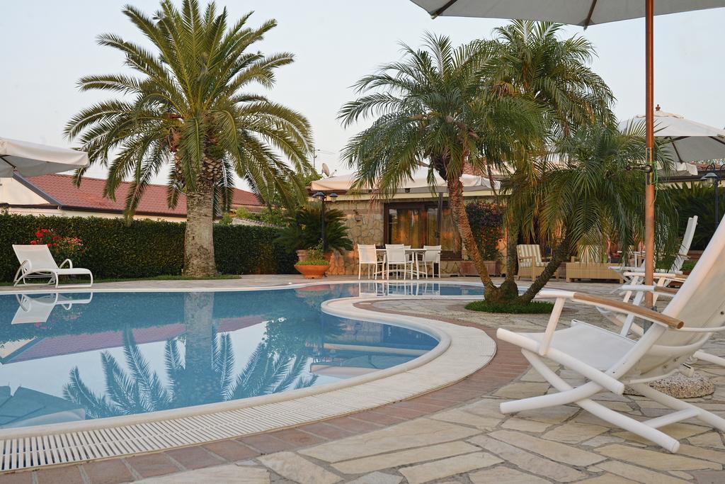 Complesso Turistico Ricettivo L'Oasi Del Golfo Di Salerno Apartman Battipaglia Kültér fotó