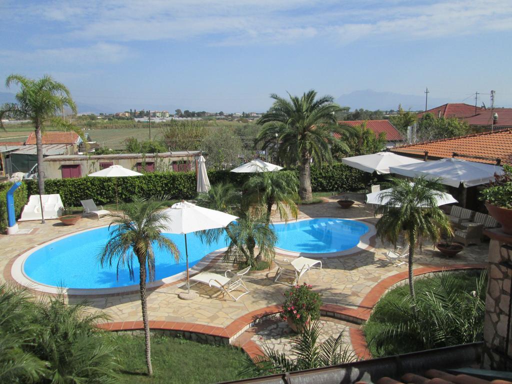 Complesso Turistico Ricettivo L'Oasi Del Golfo Di Salerno Apartman Battipaglia Kültér fotó